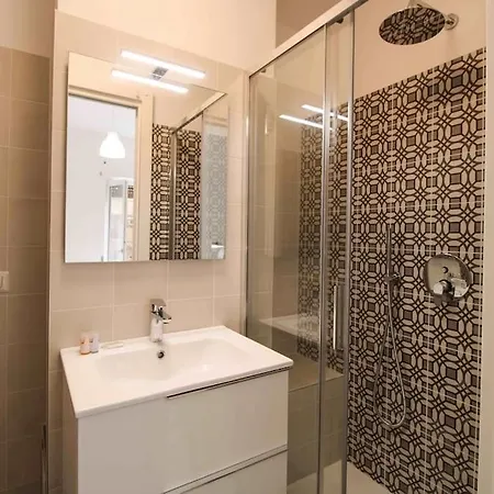 Apartment Delicious 2 Bed And Garden By Yh