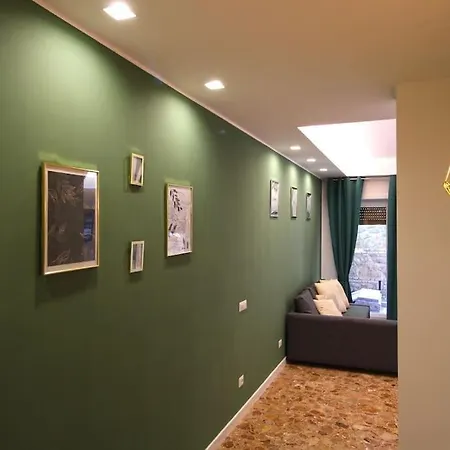 Delicious 2 Bed And Garden By Yh *