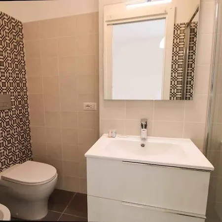 Delicious 2 Bed And Garden By Yh Apartment *