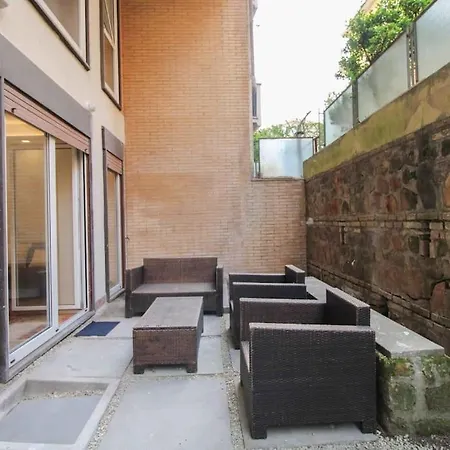 Apartment Delicious 2 Bed And Garden By Yh *