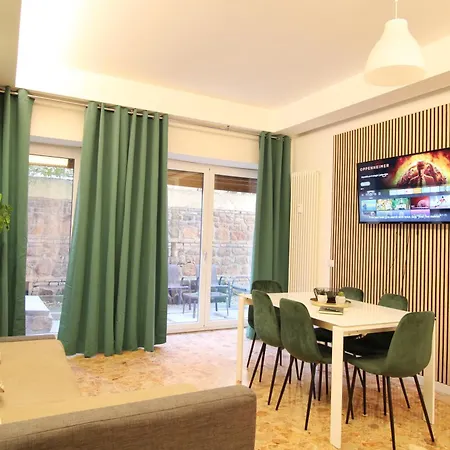 Delicious 2 Bed And Garden By Yh Apartment Rome