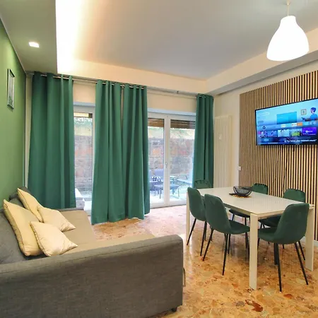 Delicious 2 Bed And Garden By Yh
